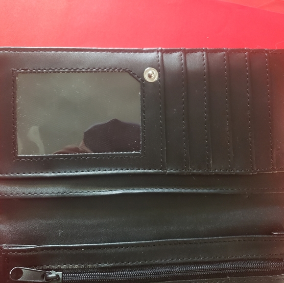 Kenneth Cole Reaction silver wallet - Picture 7 of 8